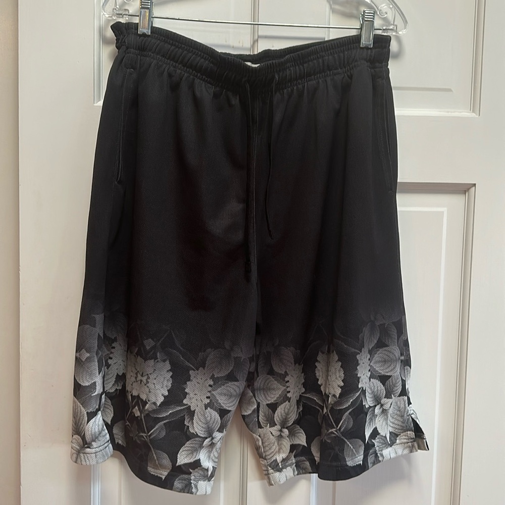New drawstring shorts-smoke free home